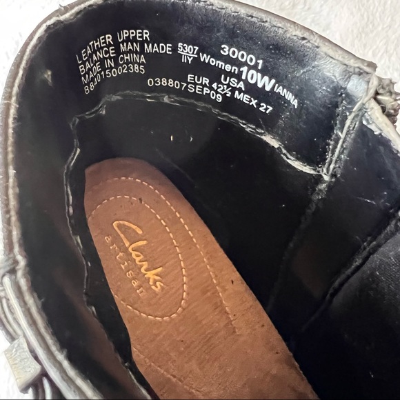 CLARKS ARTIZIEN LEATHER BOOTS SIZE 10W - Picture 9 of 9